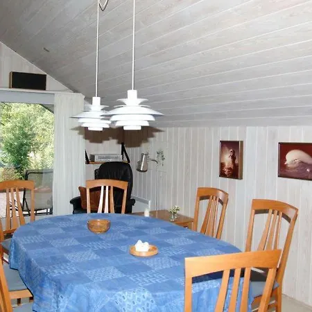 Sleeps 8 Wifi 度假居
