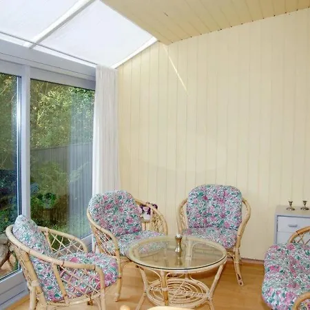 Sleeps 8 Wifi 度假居